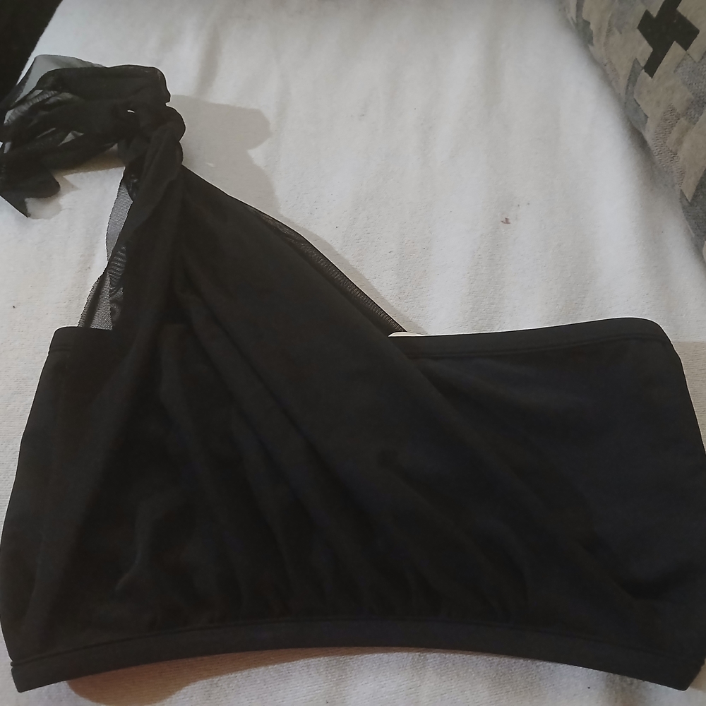 Black One-Shoulder Bikini Top